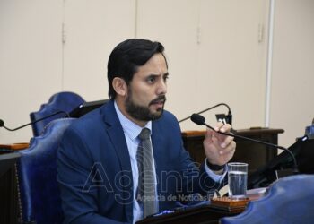 Para Vera, la reforma impositiva, previsional y laboral que impulsa Milei “va a significar más sufrimiento para los trabajadores”