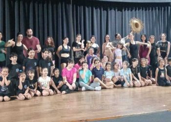 Siguen los ensayos para la gala de fin de año en “La Mandinga”