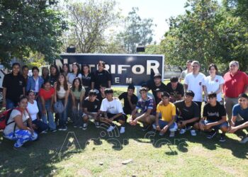 “Conociendo Mi Provincia”: Estudiantes de Los Chiriguanos recorren puntos de interés en la ciudad capital