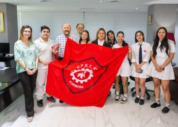 El Gobernador recibió a estudiantes de la EPET N° 1