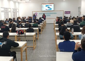 La Secretaría de la Mujer capacitó en género a estudiantes y docentes del IPF