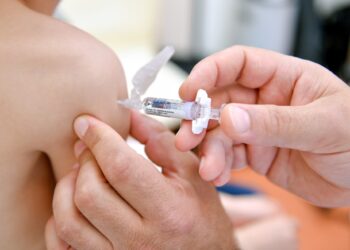 A lo largo de noviembre, continuarán completando y actualizando los esquemas de la vacuna Triple Viral