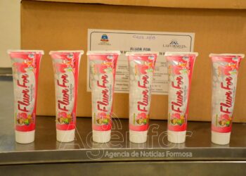 Laformed entregó 10 mil unidades de pastas dentales y 250 mil comprimidos para el sistema de salud provincial