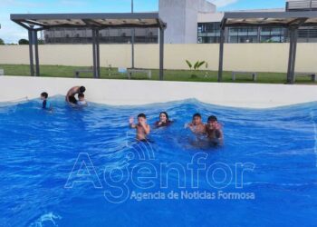 Después de las lluvias, volvió el sol y las familias disfrutaron en el Parque Acuático