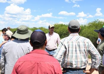 En Campo del Cielo, el vicegobernador Solís recorrió la amplia zona de recrecimiento y ensanche de las defensas