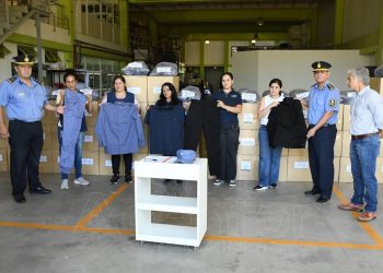 El Programa Fontex realizó una nueva entrega de uniformes policiales