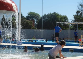 Tres Lagunas disfruta del verano en las instalaciones de su flamante pileta municipal