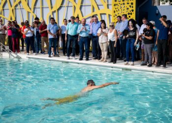 Insfrán inauguró la primera obra pública del 2026: piletas terapéuticas para adultos mayores en el barrio Guadalupe