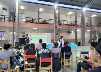 Jornada de concientización sobre la obesidad en una escuela de adultos del barrio Obrero