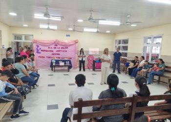 El centro de salud El Pucú promueve la salud bucal para conmemorar el Mes de la Mujer