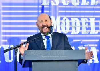 Insfrán en el inicio de clases: “Con lo poco o mucho que tengamos siempre vamos a privilegiar atender al que más necesita”