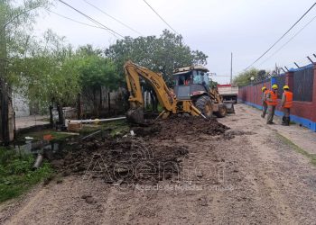 Avanzan los trabajos de desagües cloacales en el barrio Juan Domingo Perón