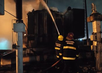 Clorinda: Tras la caída de un rayo, dotación de Bomberos controló un incendio en la estación transformadora
