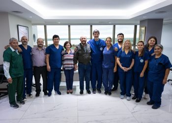 El Gobernador se reunió con kinesiólogos en su día