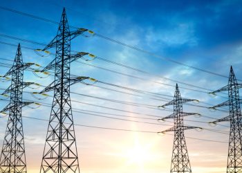 En los últimos tres años, los precios de la generación y el transporte de la energía aumentaron 8000% por decisión del Gobierno de Milei