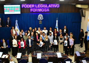 Reconocimientos a trabajadores y trabajadoras de la provincia en la Legislatura