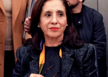 De la Rosa: “La gente tiene que elegir entre comer, comprar un medicamento o pagar las tarifas”