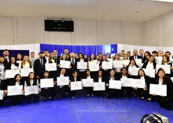 Egresados de la UPLaB agradecen la oportunidad de haber podido estudiar y recibirse en su provincia