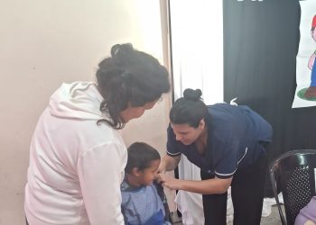 Clorinda: Operativo de vacunación en el barrio Toba permitió la inmunización de 27 niñas y niños del Nivel Inicial