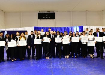Más de 60 nuevos graduados de la UPLaB recibieron sus diplomas