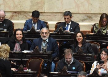 “Le mintió al pueblo argentino”: Buscan activar un pedido de interpelación contra Adorni
