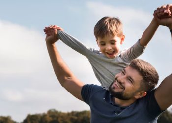 Día del Padre: El ministro Atencia saludó “a quienes cuidan y acompañan con amor y compromiso”
