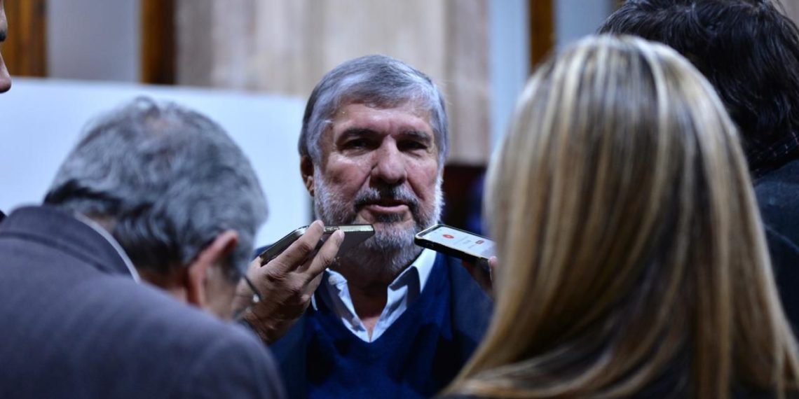 Para Mayans, no se puede caer en la trampa de los dos tercios y habilitar la entrega de la soberanía nacional
