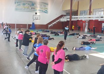 El gimnasio terapéutico del Club La Paz dicta sus clases con normalidad