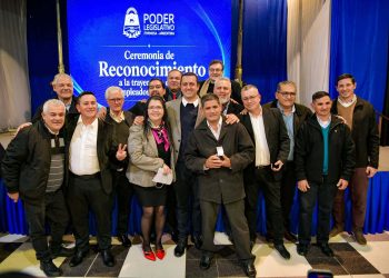 El Vicegobernador saludó a los empleados legislativos en su día