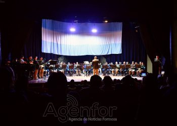 Velada patriótica: Con un emotivo concierto conjunto en el Teatro de la Ciudad, se recibió el Día de la Independencia