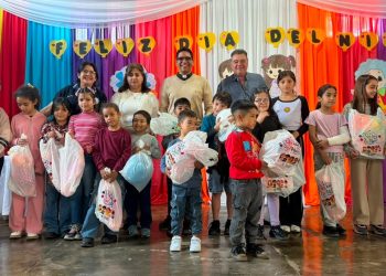 Entregaron los juguetes en establecimientos educativos de Las Lomitas