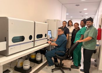 El Hospital Interdistrital Evita incorporó un moderno equipo para el análisis automatizado de orina