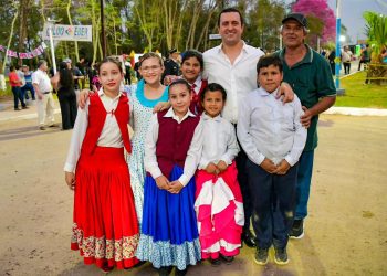 El vicegobernador Solís acompañó los actos por el 121° aniversario de El Espinillo