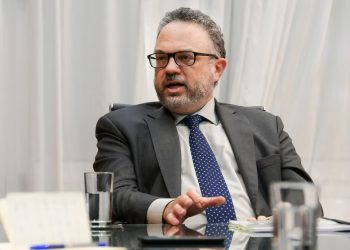Kulfas advirtió que la situación del país “no va a mejorar si no hay un cambio de rumbo”