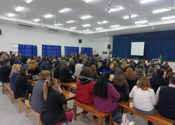 Aráoz: “Es permanente el trabajo para generar información y dotar de herramientas a docentes y directivos”