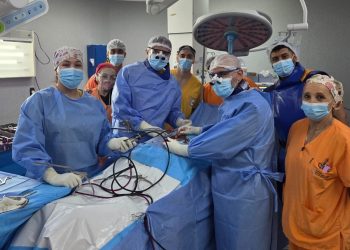 HAC: Se realizó la primera cirugía de columna mínimamente invasiva mediante técnica MISS