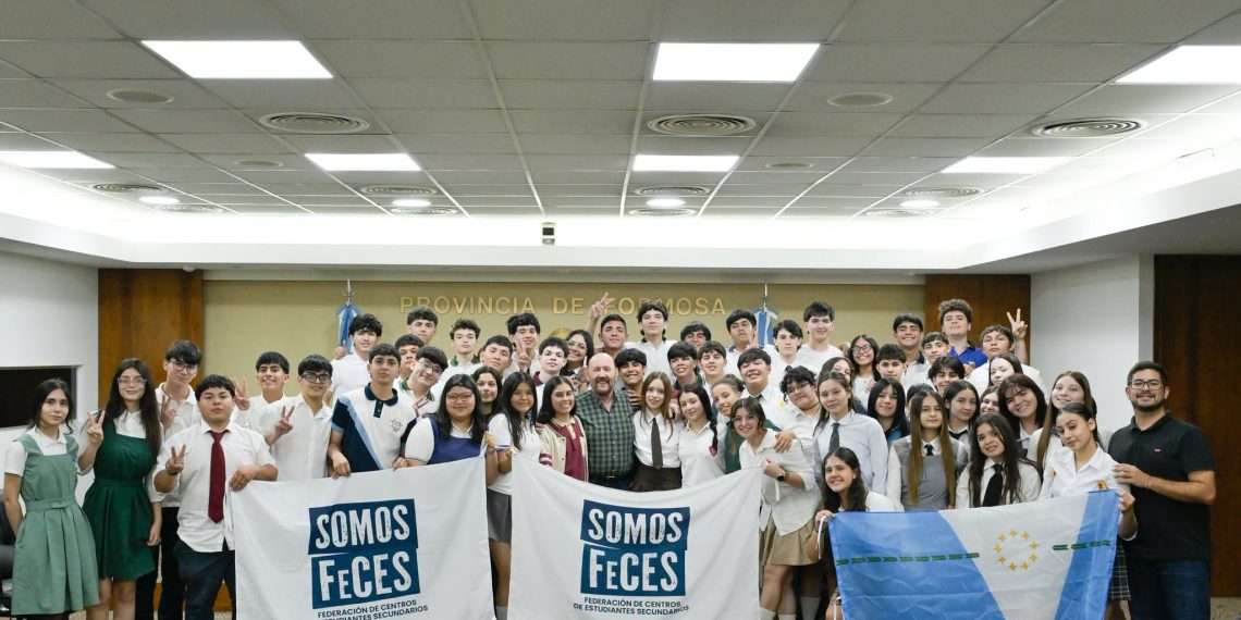 El gobernador Insfrán se reunió con referentes de FeCES