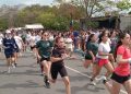 Exitosa convocatoria en la maratón estudiantil y carrera de postas en la Costanera organizada por la FeCES