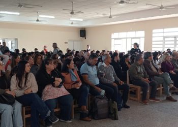 Se realizó la jornada “Aprender y cuidarnos en tiempos de pantallas” en la EPES N° 103