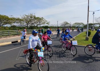Adultos mayores realizaron un paseo en bicicletas organizado por el IPS