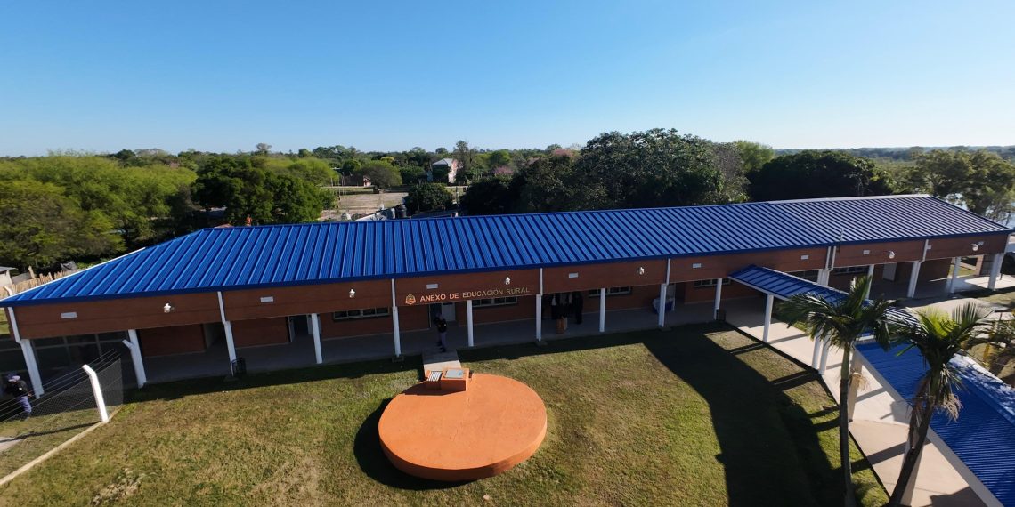 Insfrán inauguró diversas obras en Banco Payaguá