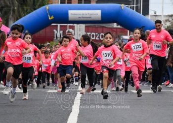 Más de dos mil personas vistieron de rosa la Costanera en una nueva edición de la maratón contra el cáncer de mama