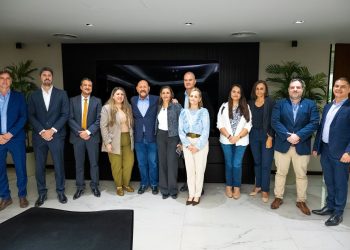 Insfrán se reunió con autoridades del Colegio de Escribanos y nuevos titulares de Registros Notariales
