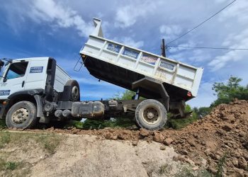 La DPV y la Municipalidad de Clorinda continúan trabajando en las defensas contra inundaciones